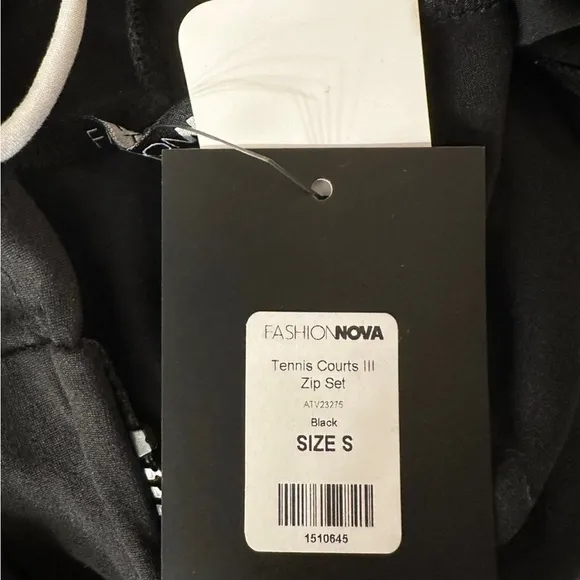 𝙁𝙍𝙀𝙀 🅽🅴🆆 Fashion Nova Tennis Court III hoodie, black &amp; white, S