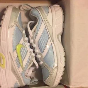 621 NIKE DART 8 GS/ps blue silver lime green girls running youth sizes 11 12 13