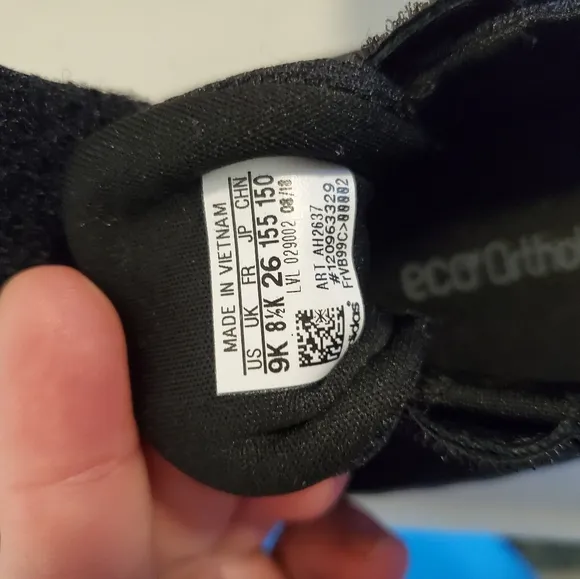 Adidas kids shoes. NWT.