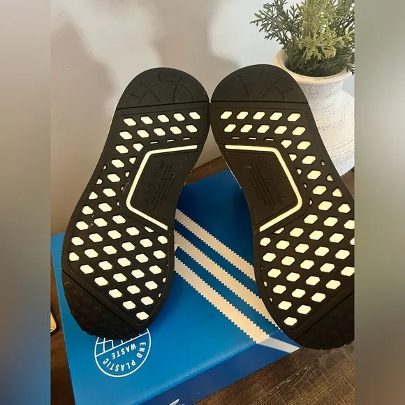 Adidas NMD_R1.V2 J