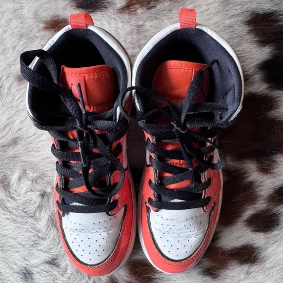 Air Jordan 1 Mid SE PS Turf Orange – Size 3Y