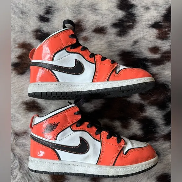 Air Jordan 1 Mid SE PS Turf Orange – Size 3Y