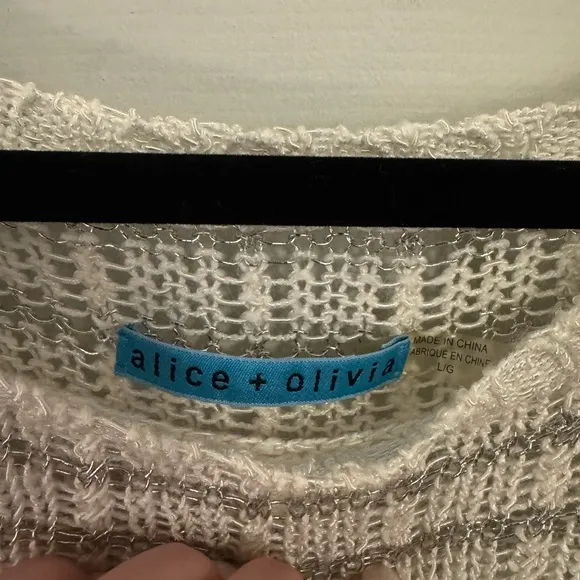 Alice   Olivia Designer Mesh Crew Neck Sweater size Large