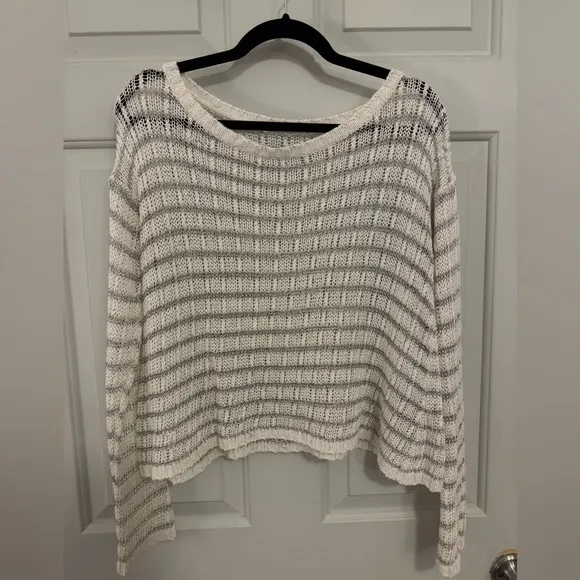 Alice   Olivia Designer Mesh Crew Neck Sweater size Large