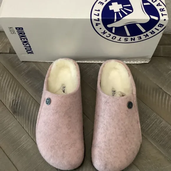 BIRKENSTOCK Kids' Zermatt Genuine Shearling Lined Slipper, size 3-3.5US …