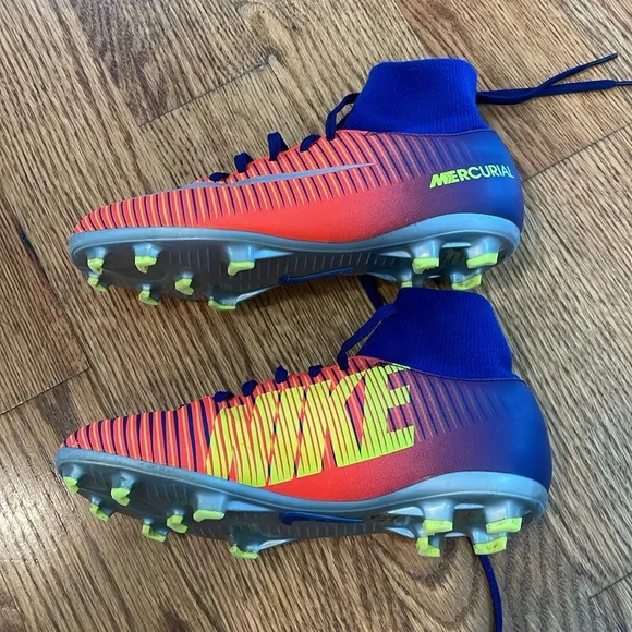 Boy’s Nike Mercurial Vapor Superfly 5 DF FG ACC Soccer Cleats. Size 2.5Y.
