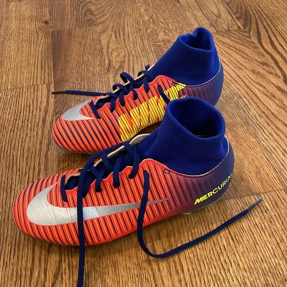 Boy’s Nike Mercurial Vapor Superfly 5 DF FG ACC Soccer Cleats. Size 2.5Y.