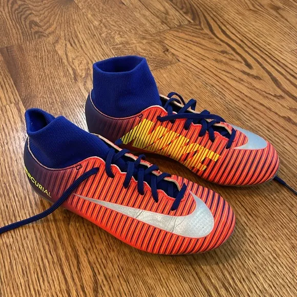 Boy’s Nike Mercurial Vapor Superfly 5 DF FG ACC Soccer Cleats. Size 2.5Y.