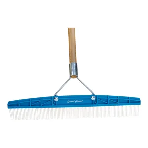 Carpet Rake by Grandi Groom - 18 in.