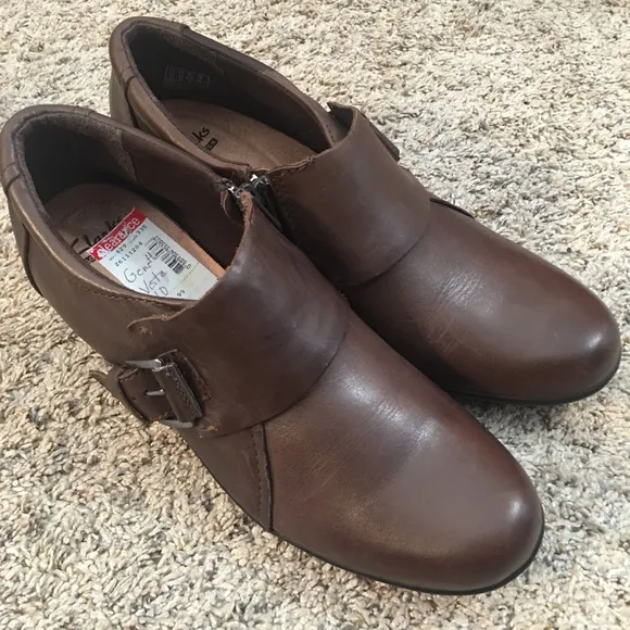 Clark’s Collection Brown Leather Shoes NWT