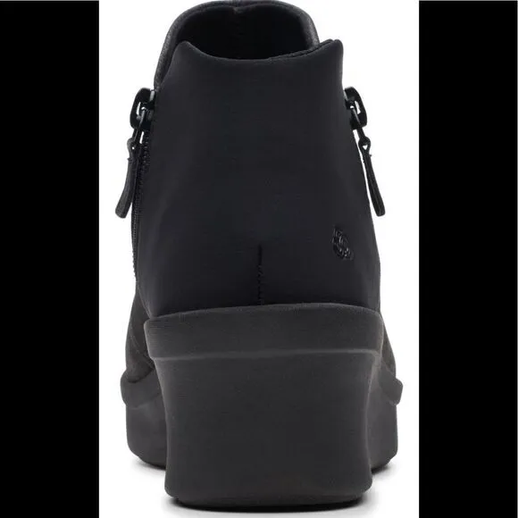 Clarks step rose up lightweight boot size 6 new in box
