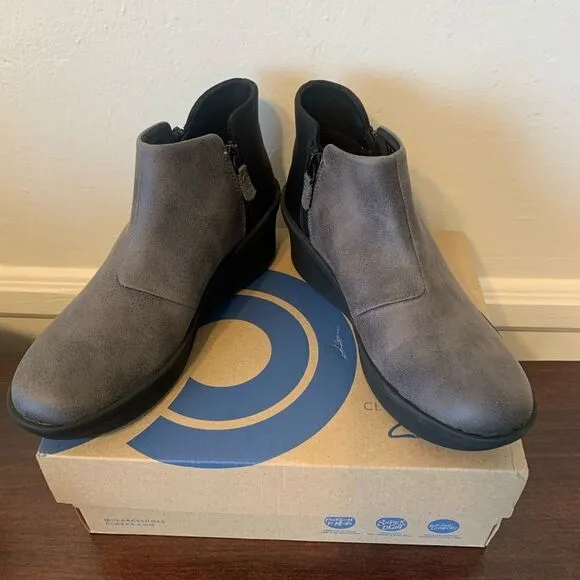 Clarks step rose up lightweight boot size 6 new in box