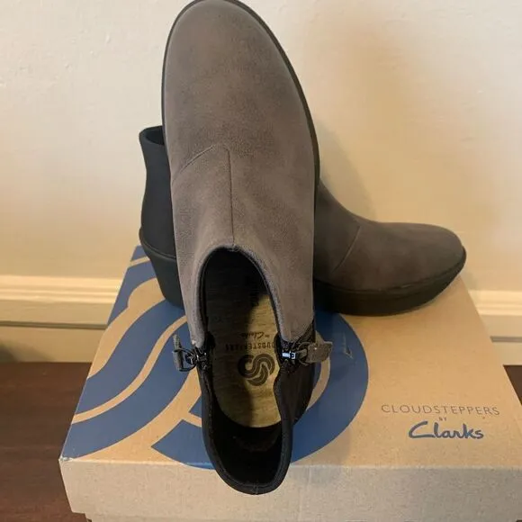 Clarks step rose up lightweight boot size 6 new in box