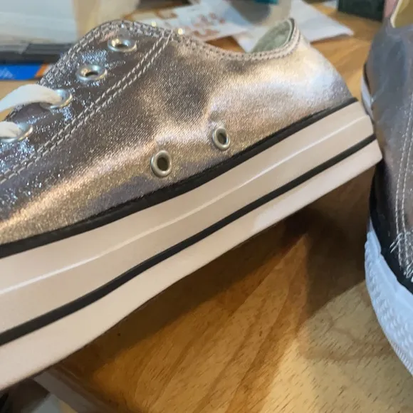 converse gunmetal silver tennis shoes 12