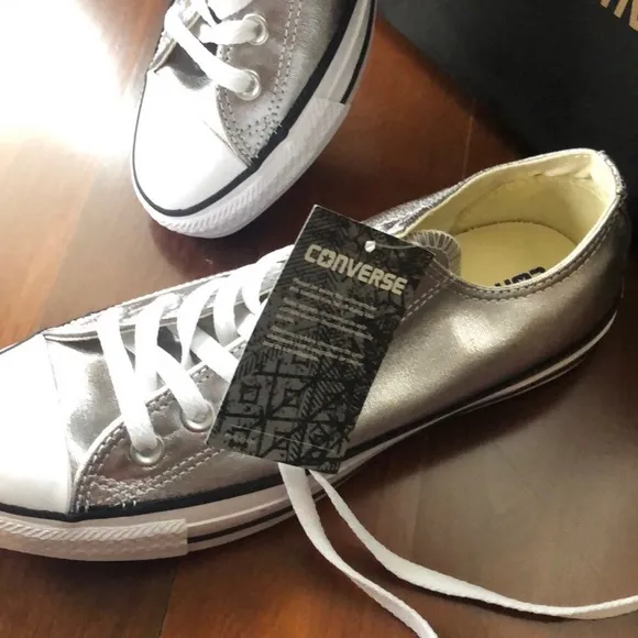 converse gunmetal silver tennis shoes 12