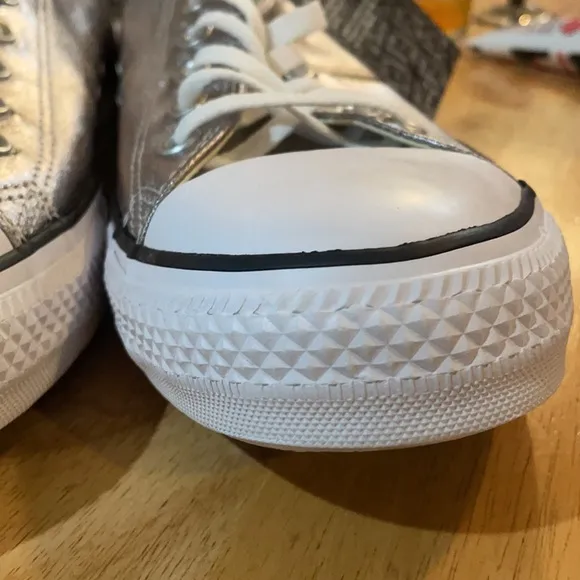 converse gunmetal silver tennis shoes 12