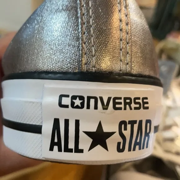 converse gunmetal silver tennis shoes 12