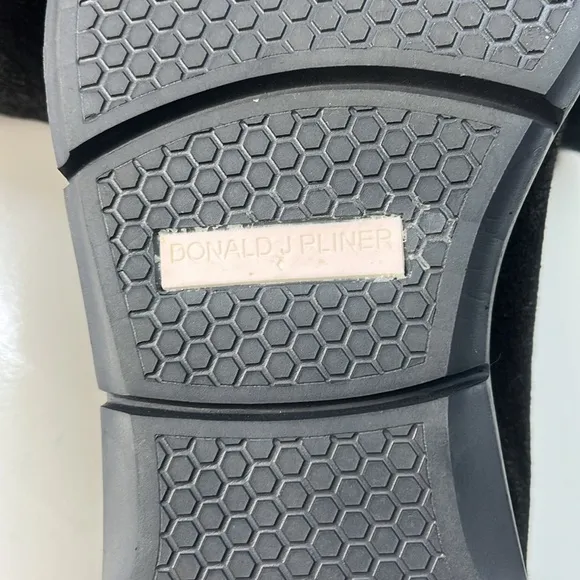Donald J. Pliner Black Textured Leather SlipOn Shoes Size 11