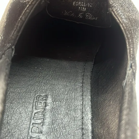 Donald J. Pliner Black Textured Leather SlipOn Shoes Size 11