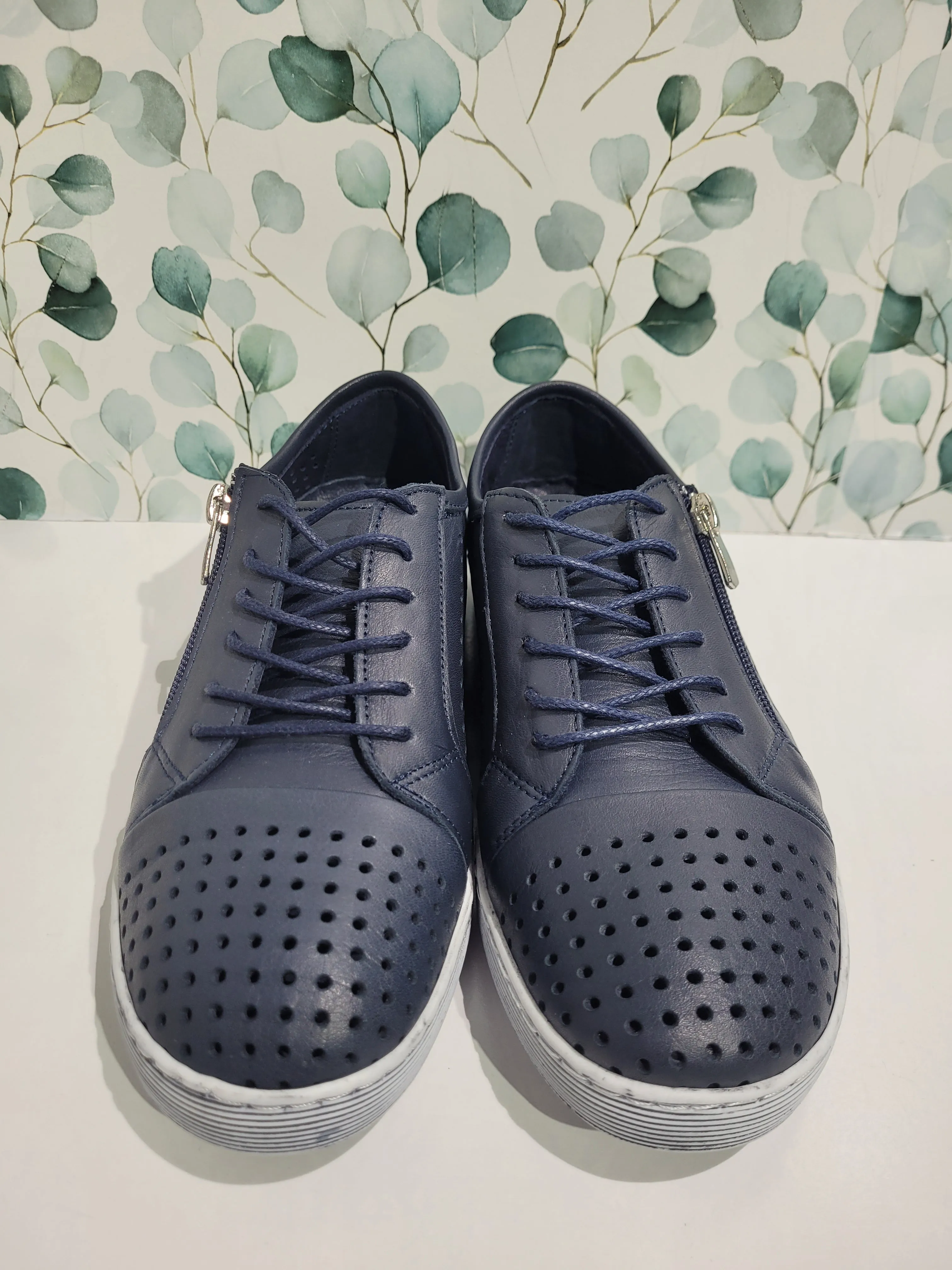 EG17 Navy by Cabello
