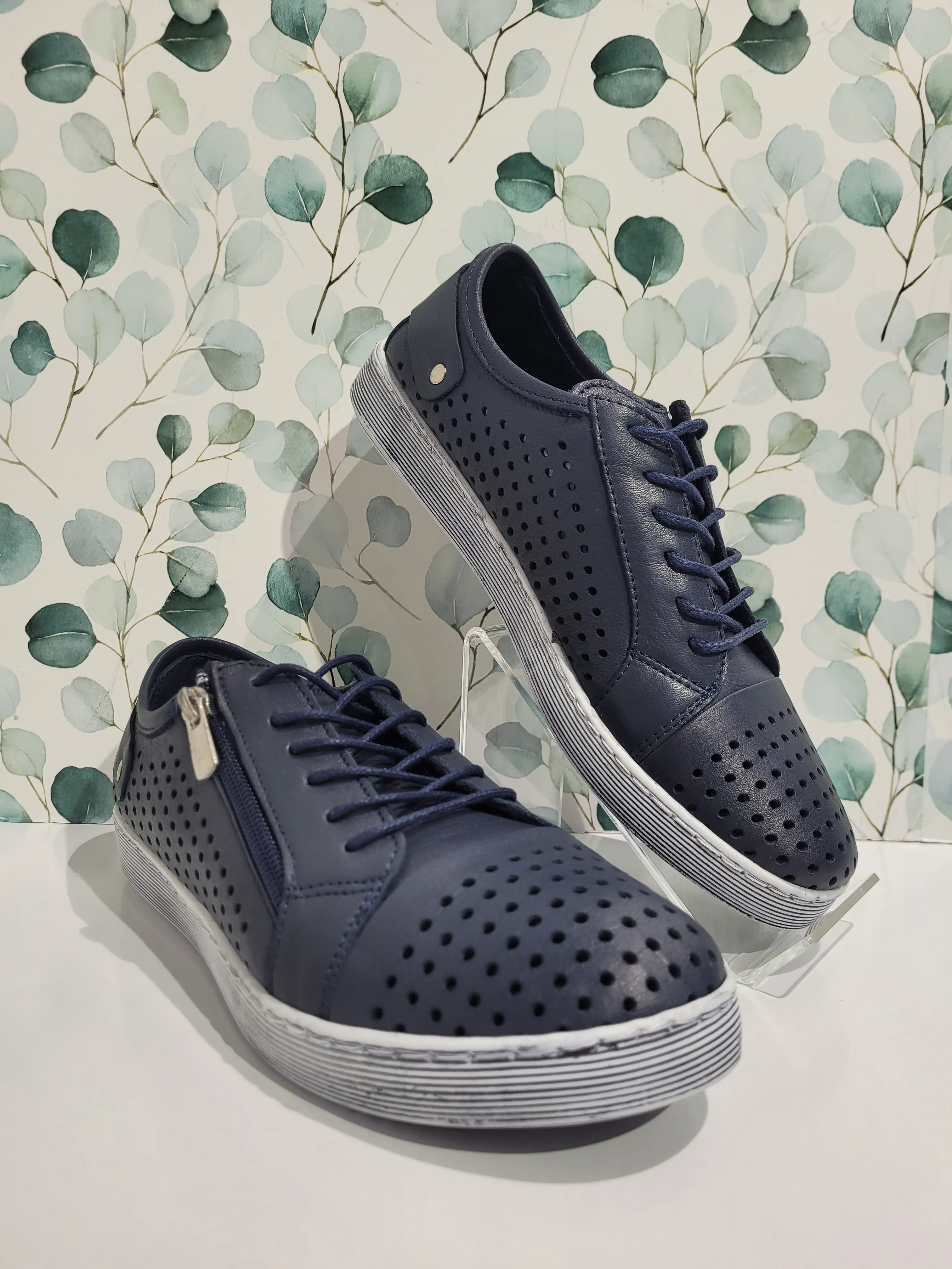 EG17 Navy by Cabello