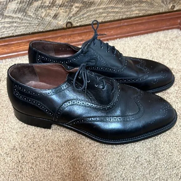 E.T. Wright Wingtip Oxford Shoes Black Leather Lace Up Almond Toe Size 10.5