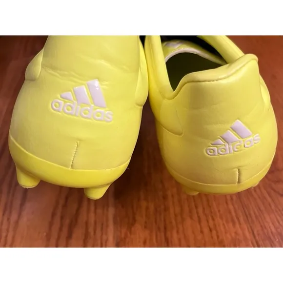 EUC adidas Youth Soccer Cleat, Yellow