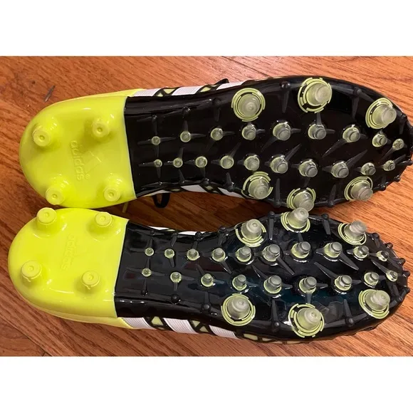 EUC adidas Youth Soccer Cleat, Yellow