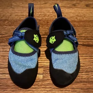 Evolv brand Kids Climbing Shoes - Blue and Green LIKE NEW