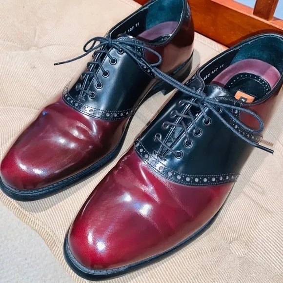 Florsheim Two Tone Plane Toe Oxfords.  L3