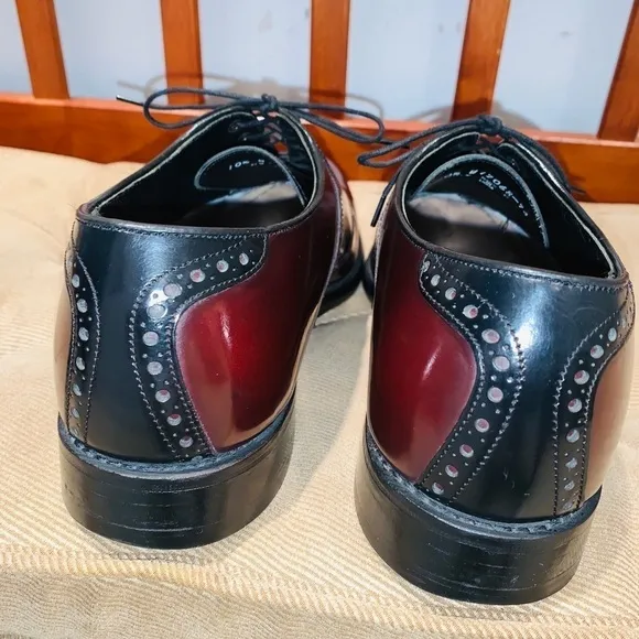 Florsheim Two Tone Plane Toe Oxfords.  L3