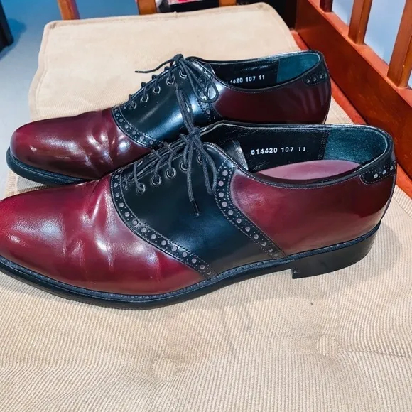 Florsheim Two Tone Plane Toe Oxfords.  L3