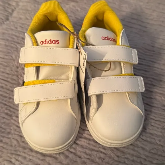 Kids size 7 Adidas grand court Mickey Mouse hook n loop Tennis shoes NWT