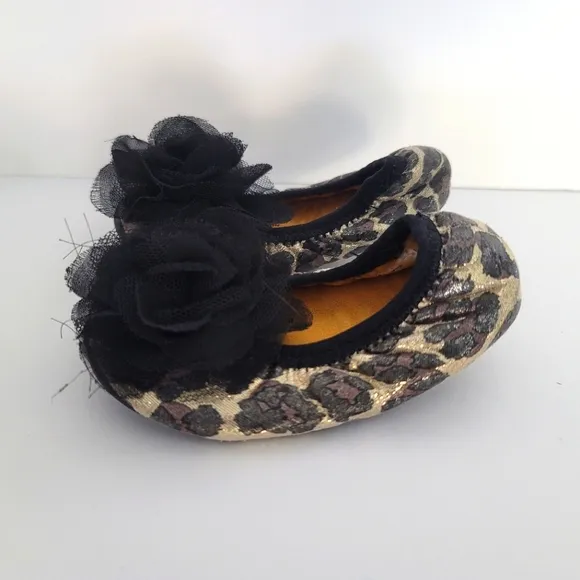 Lot of gorgeous baby girls infant dress shoes Crib shoes tennis shoes