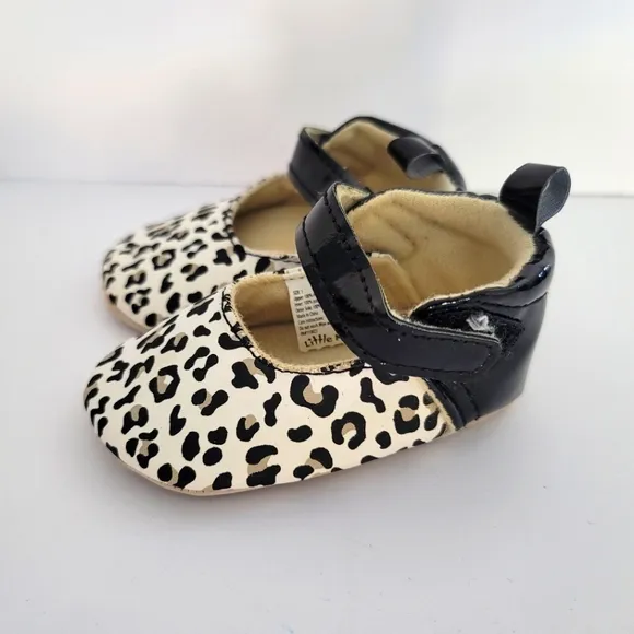 Lot of gorgeous baby girls infant dress shoes Crib shoes tennis shoes