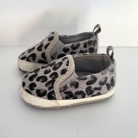 Lot of gorgeous baby girls infant dress shoes Crib shoes tennis shoes