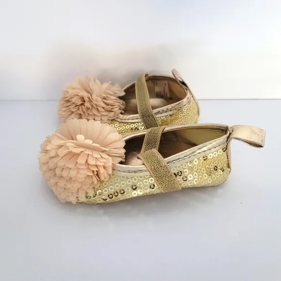 Lot of gorgeous baby girls infant dress shoes Crib shoes tennis shoes