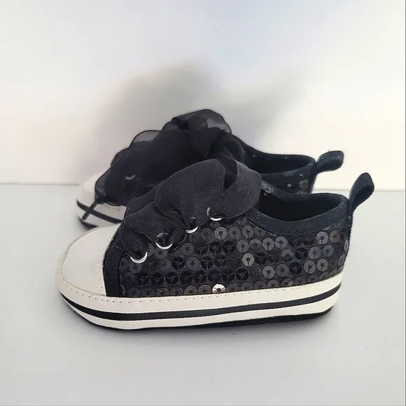 Lot of gorgeous baby girls infant dress shoes Crib shoes tennis shoes