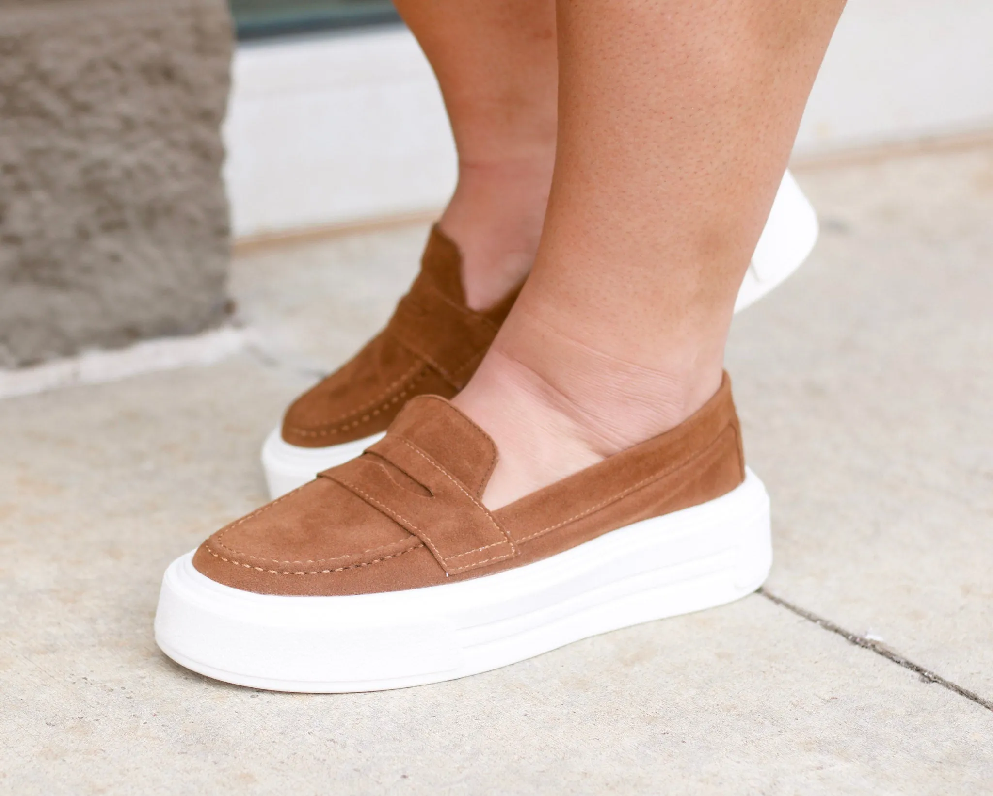 Maker's Mia in Tan