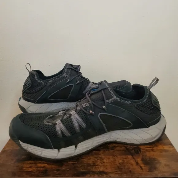Mens Teva Comfort Slip-On Hiking Shoes Size 13