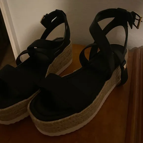 Michael Michael‎ Kors wedge sandals in leather size 8