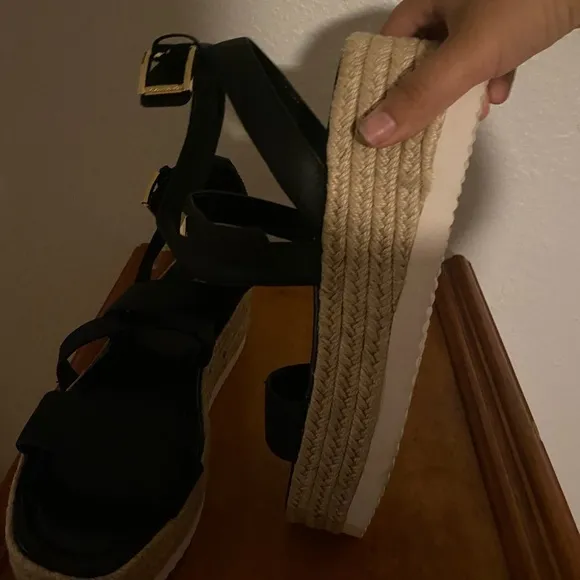 Michael Michael‎ Kors wedge sandals in leather size 8
