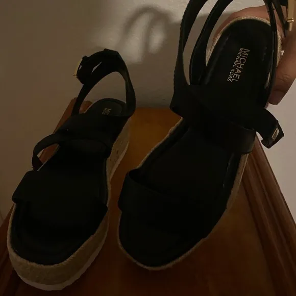 Michael Michael‎ Kors wedge sandals in leather size 8
