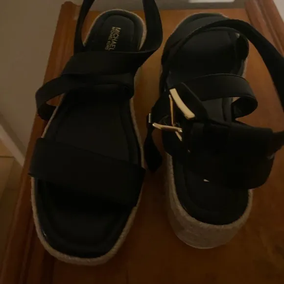Michael Michael‎ Kors wedge sandals in leather size 8