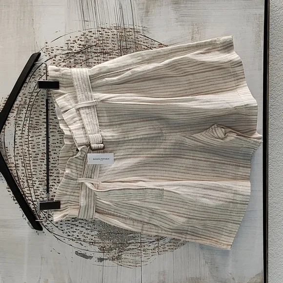 New BR Linen Blend Paperbag Shorts