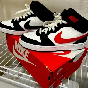 Nike court borough mid 2 BG