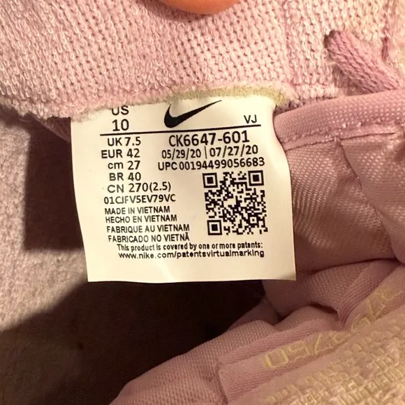 Nike is women's waffle racer 2X in arctic pink, size 10