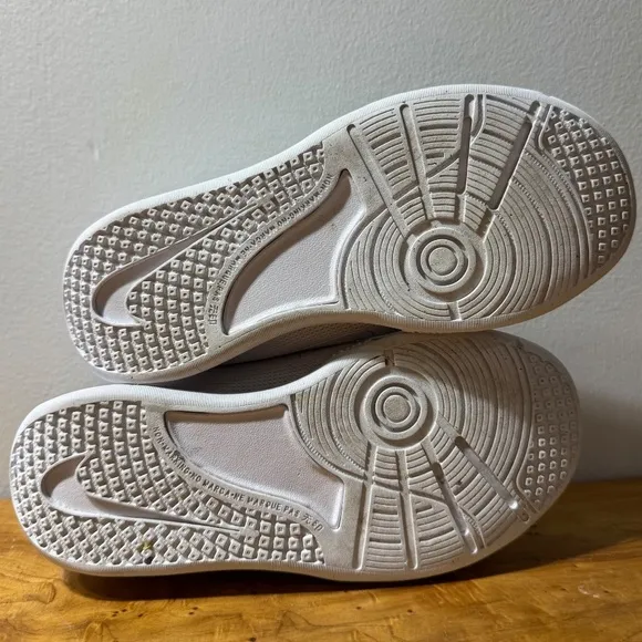 Nike Omni Multi Court Sneakers Running Shoes Youth Unisex Size 1 White Platinum