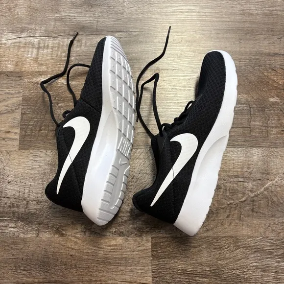 Nike Shoes NEW