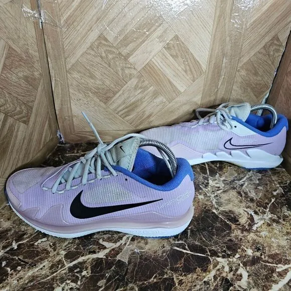 Nike women's Air Zoom Vapor pro hc tennis shoes size 8.5.     289